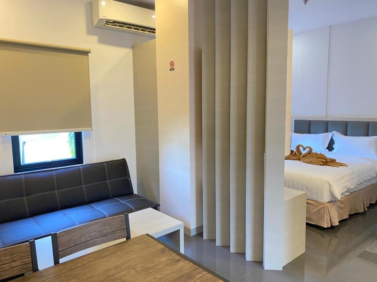 Batam 1 Hotel Нагоя Екстериор снимка