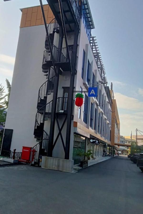 Batam 1 Hotel Нагоя Екстериор снимка