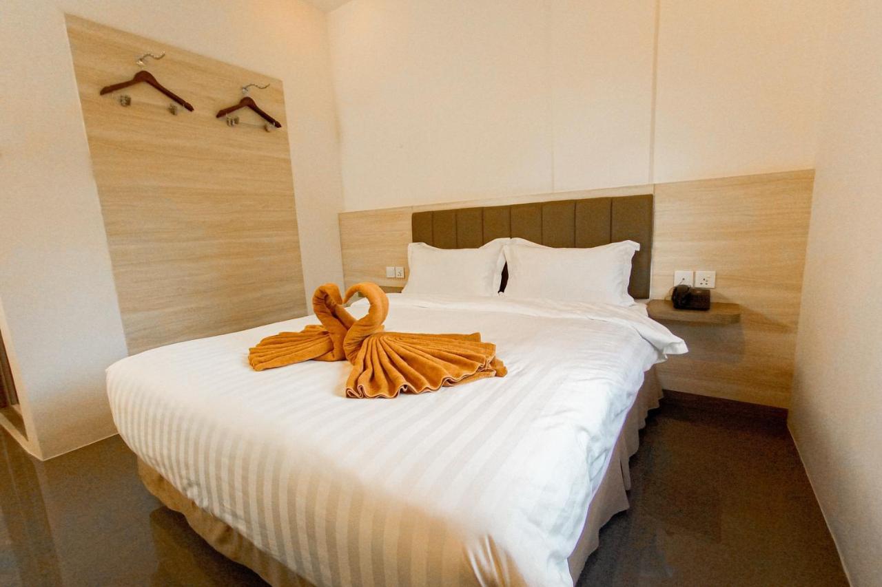 Batam 1 Hotel Нагоя Екстериор снимка